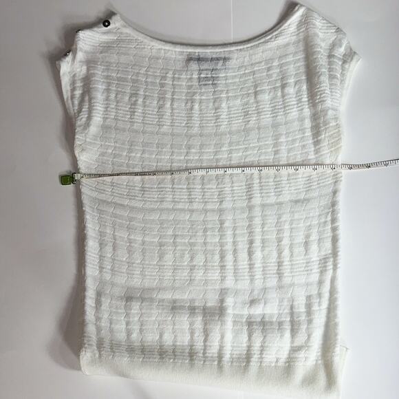 White House Black Market White Knit Top XS Rayon Blend Button Shoulder Blouse - Picture 3 of 6